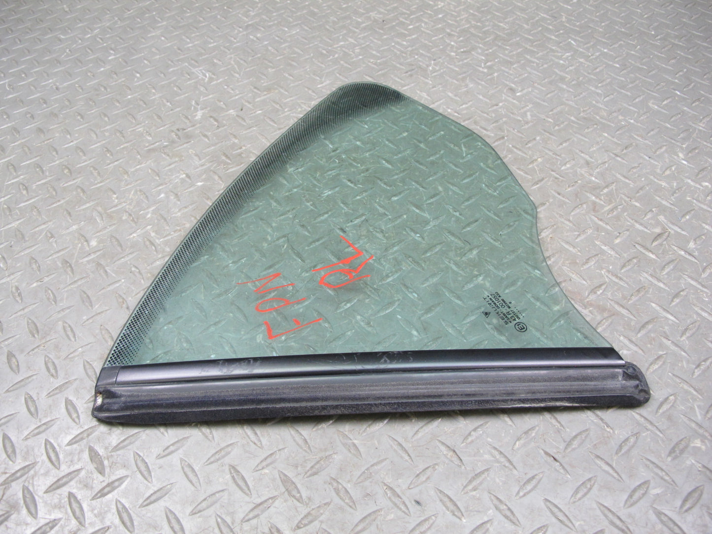 1999-2005 Porsche 911 Carrera 996 Convertible Rear Left Quarter Glass Window