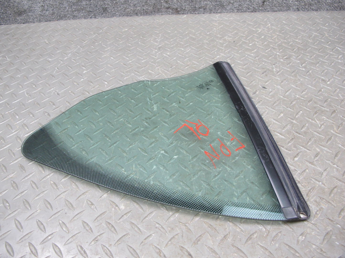 1999-2005 Porsche 911 Carrera 996 Convertible Rear Left Quarter Glass Window