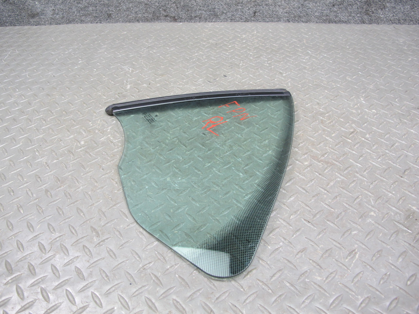 1999-2005 Porsche 911 Carrera 996 Convertible Rear Left Quarter Glass Window