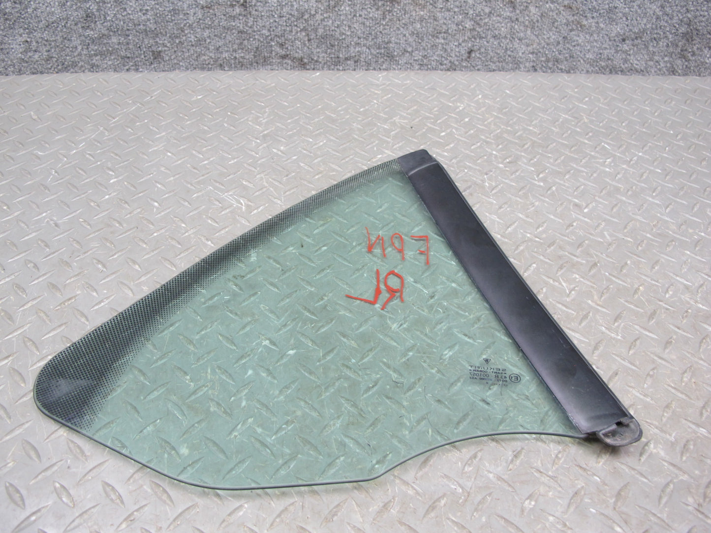 1999-2005 Porsche 911 Carrera 996 Convertible Rear Left Quarter Glass Window