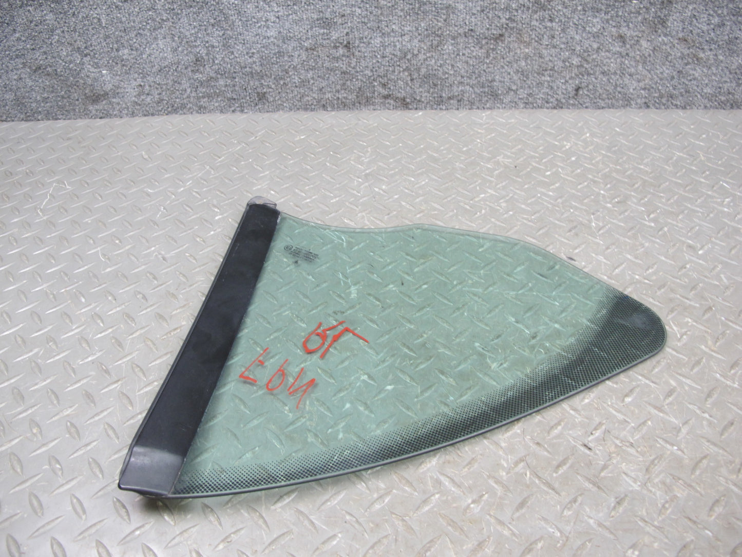 1999-2005 Porsche 911 Carrera 996 Convertible Rear Left Quarter Glass Window