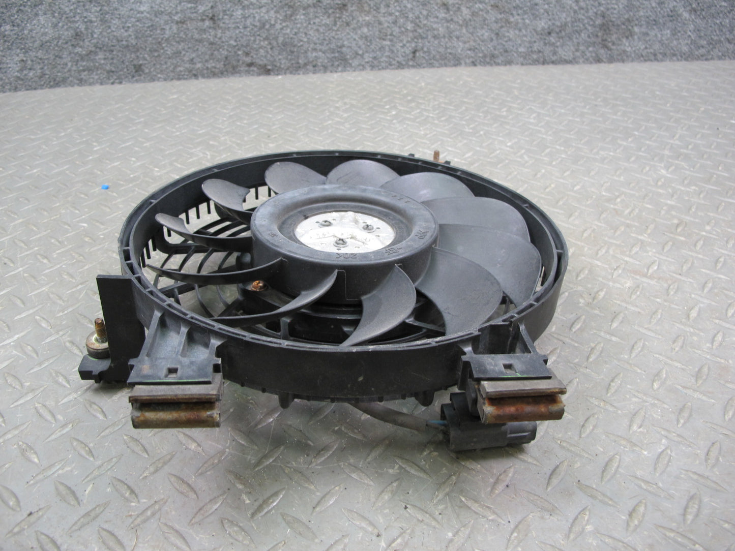 2003-2009 Lexus UZJ120L GX470 A/C Air Condition Condenser Fan Motor