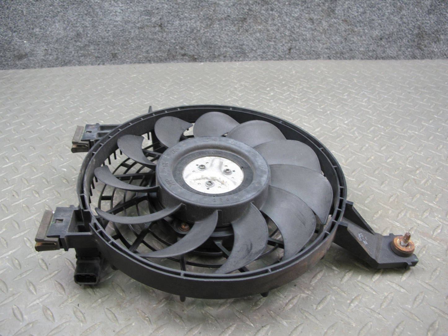 2003-2009 Lexus UZJ120L GX470 A/C Air Condition Condenser Fan Motor