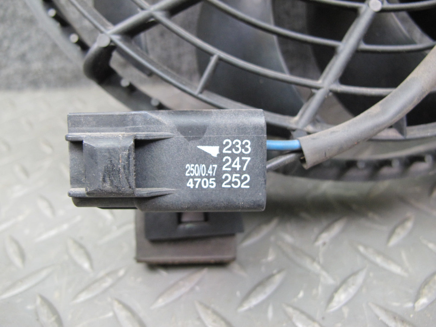 2003-2009 Lexus UZJ120L GX470 A/C Air Condition Condenser Fan Motor