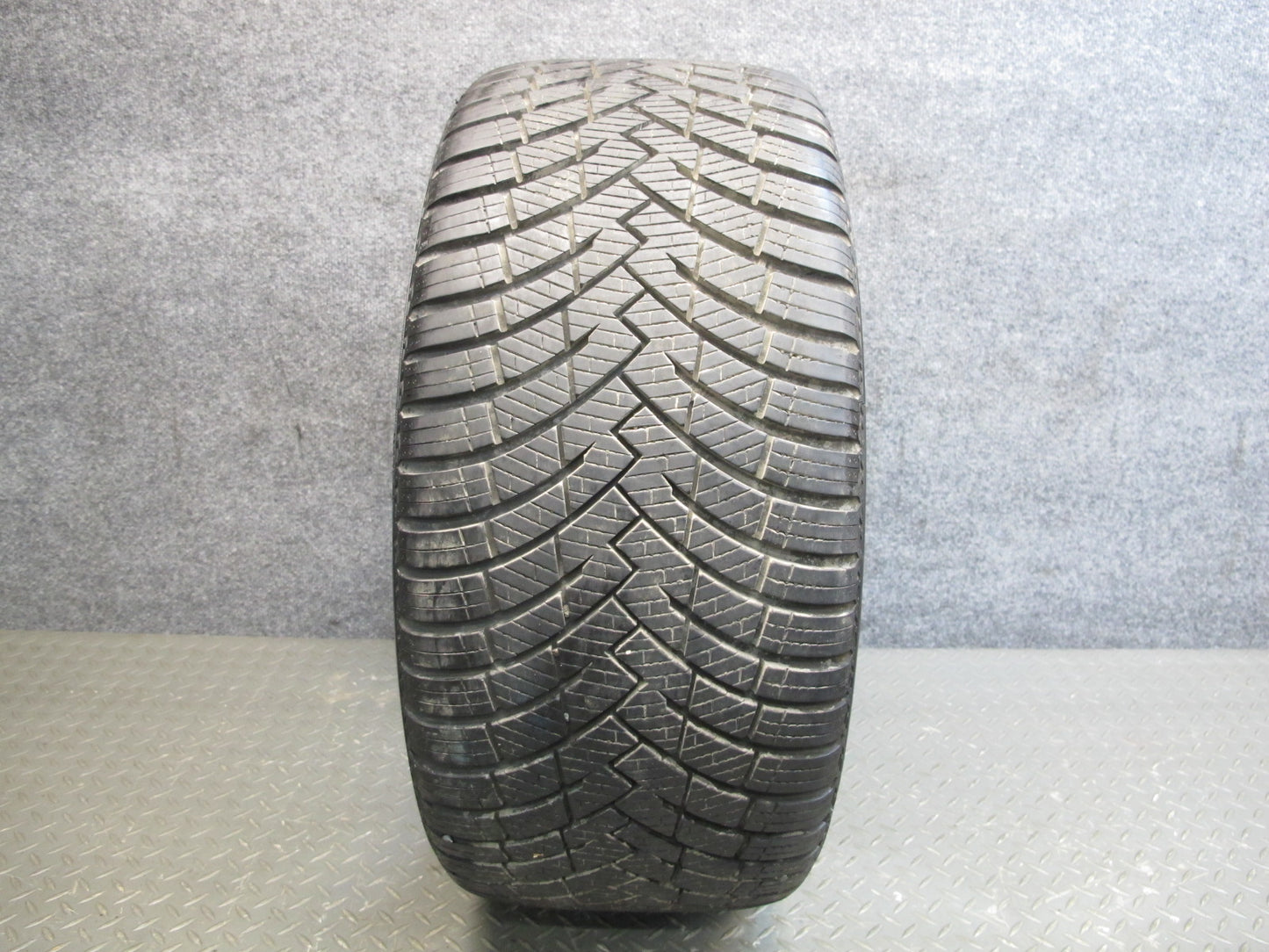 Set of 2 Pirelli Cinturato Weather Active A/S Tire 255/35 R19 96Y 4623 10/32