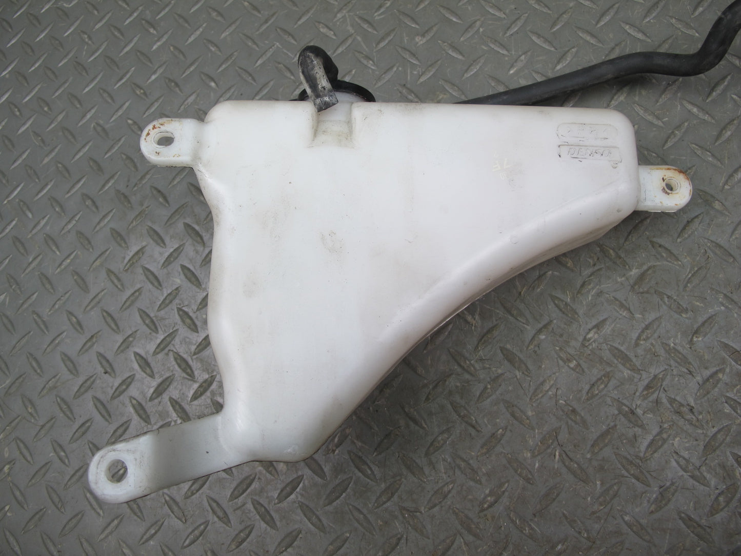 2003-2009 Lexus GX470 Engine Coolant Epxansion Overflow Reservoir Tank