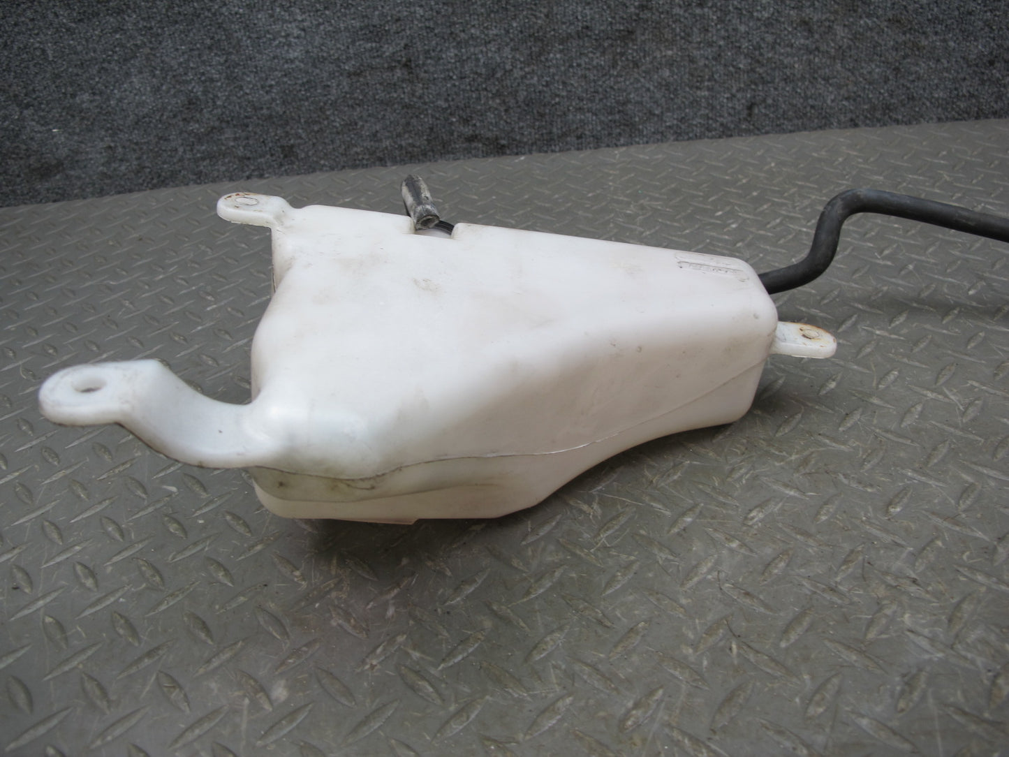 2003-2009 Lexus GX470 Engine Coolant Epxansion Overflow Reservoir Tank