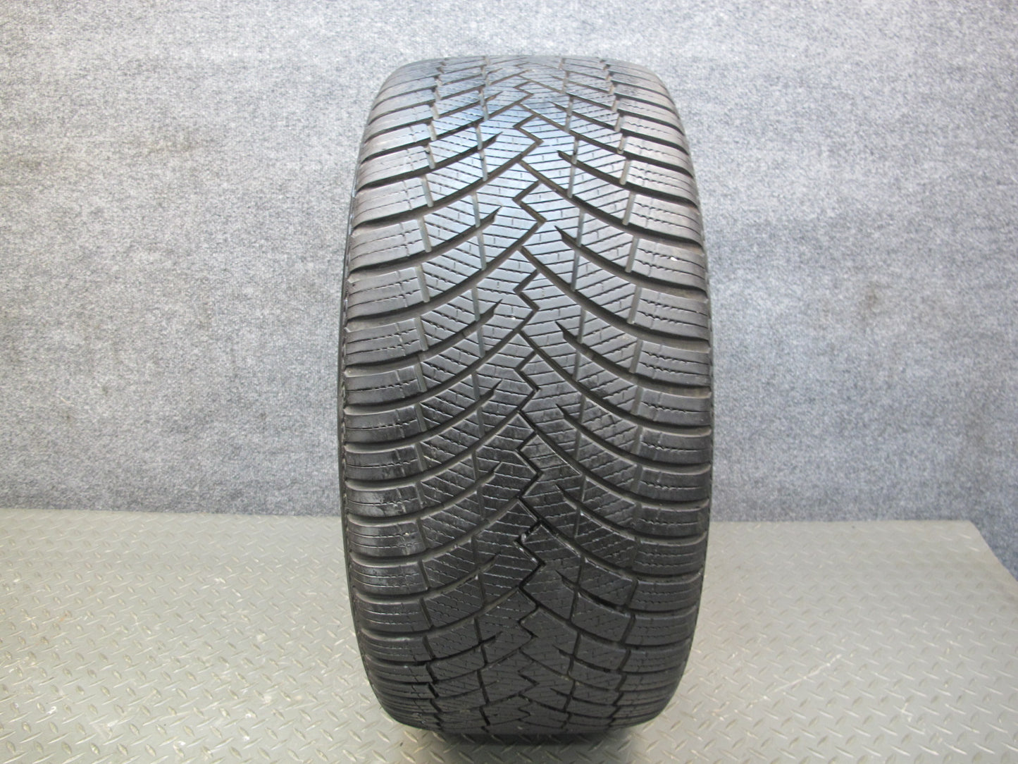 Set of 2 Pirelli Cinturato Weather Active A/S Tire 255/35 R19 96Y 4623 10/32