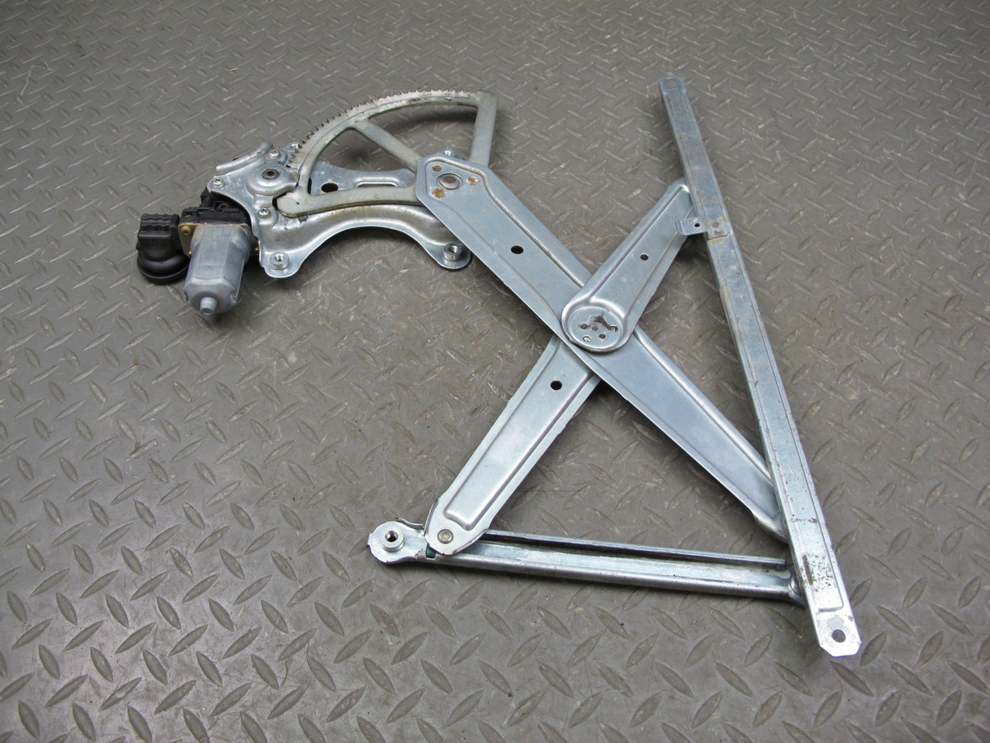 2003-2009 Lexus GX470 Front Right Side Door Window Regulator W/ Motor