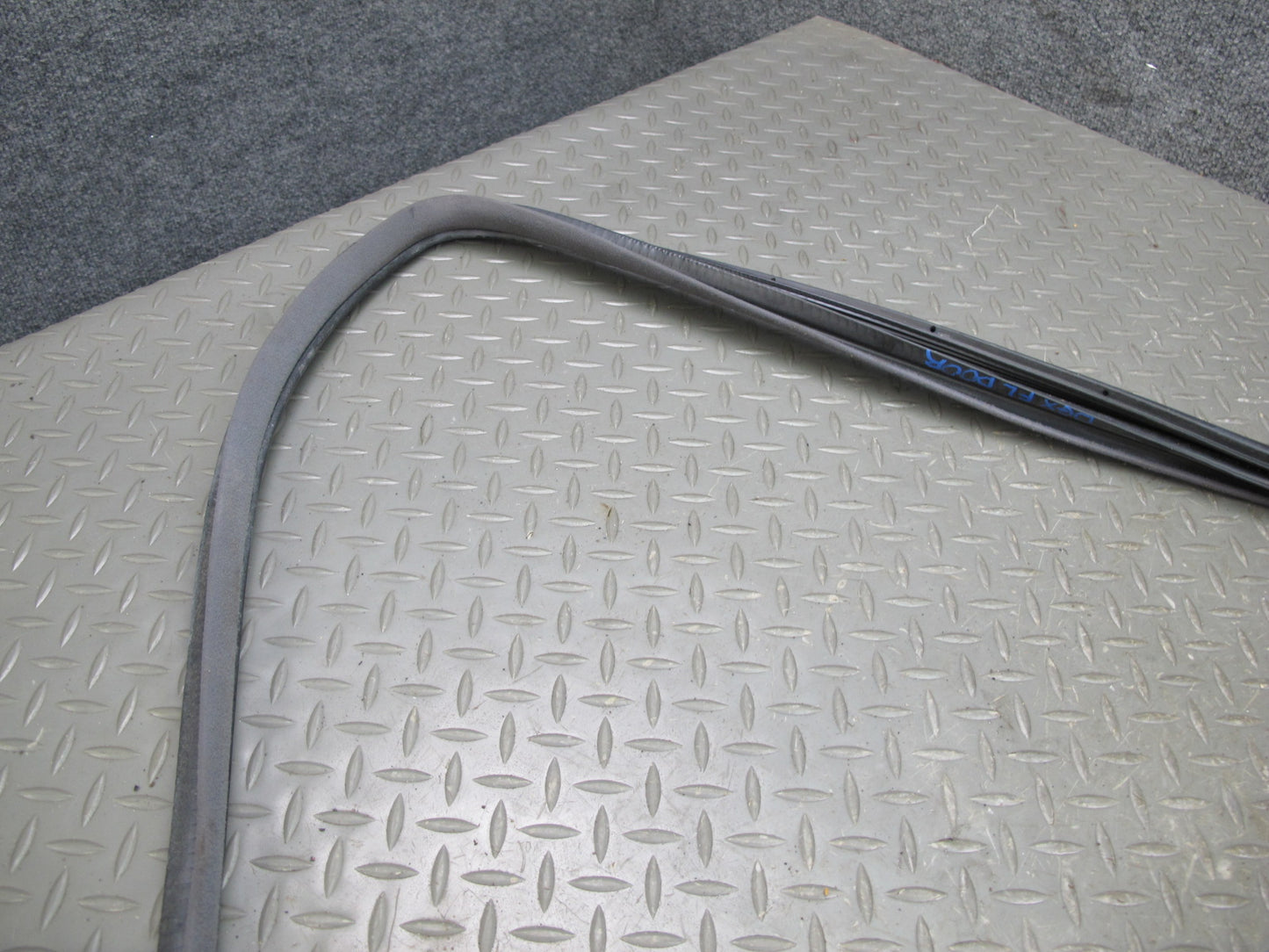 2003-2009 Lexus GX470 Front Left Side Door Weatherstrip Rubber Seal Gasket