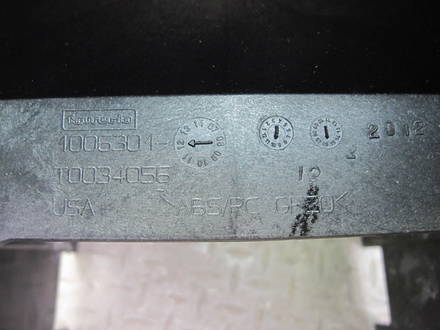 08-14 BMW E71 X6 Center Console Mount Bracket Support OEM