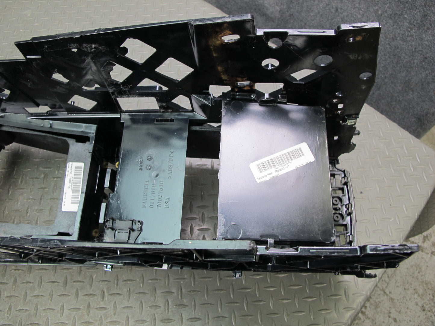 08-14 BMW E71 X6 Center Console Mount Bracket Support OEM