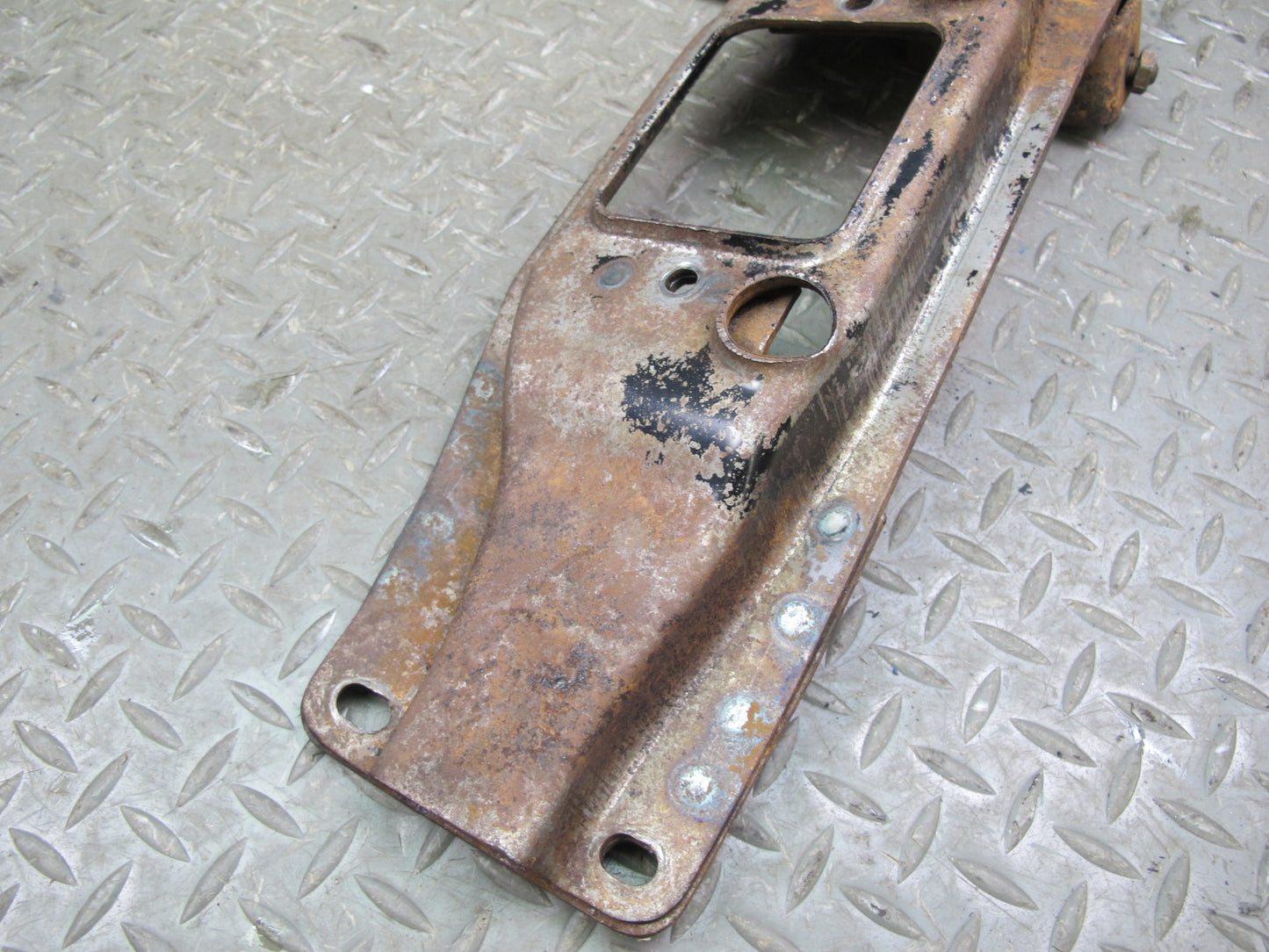 75-82 Triumph TR7 Manual Transmission Crossmember Mount Support Bracket OEM