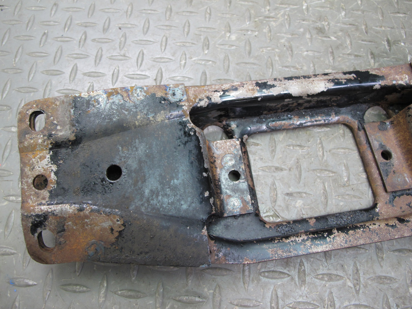 75-82 Triumph TR7 Manual Transmission Crossmember Mount Support Bracket OEM