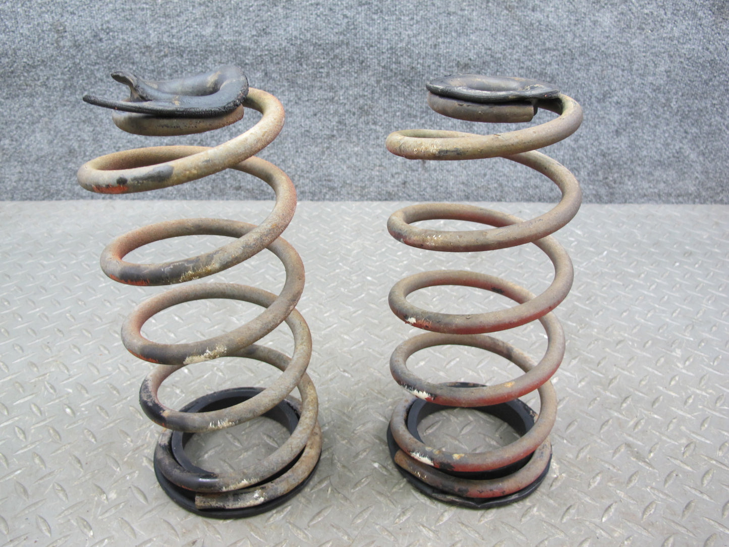 75-82 Triumph TR7 Set of 2 Rear Left & Right Coil Spring OEM