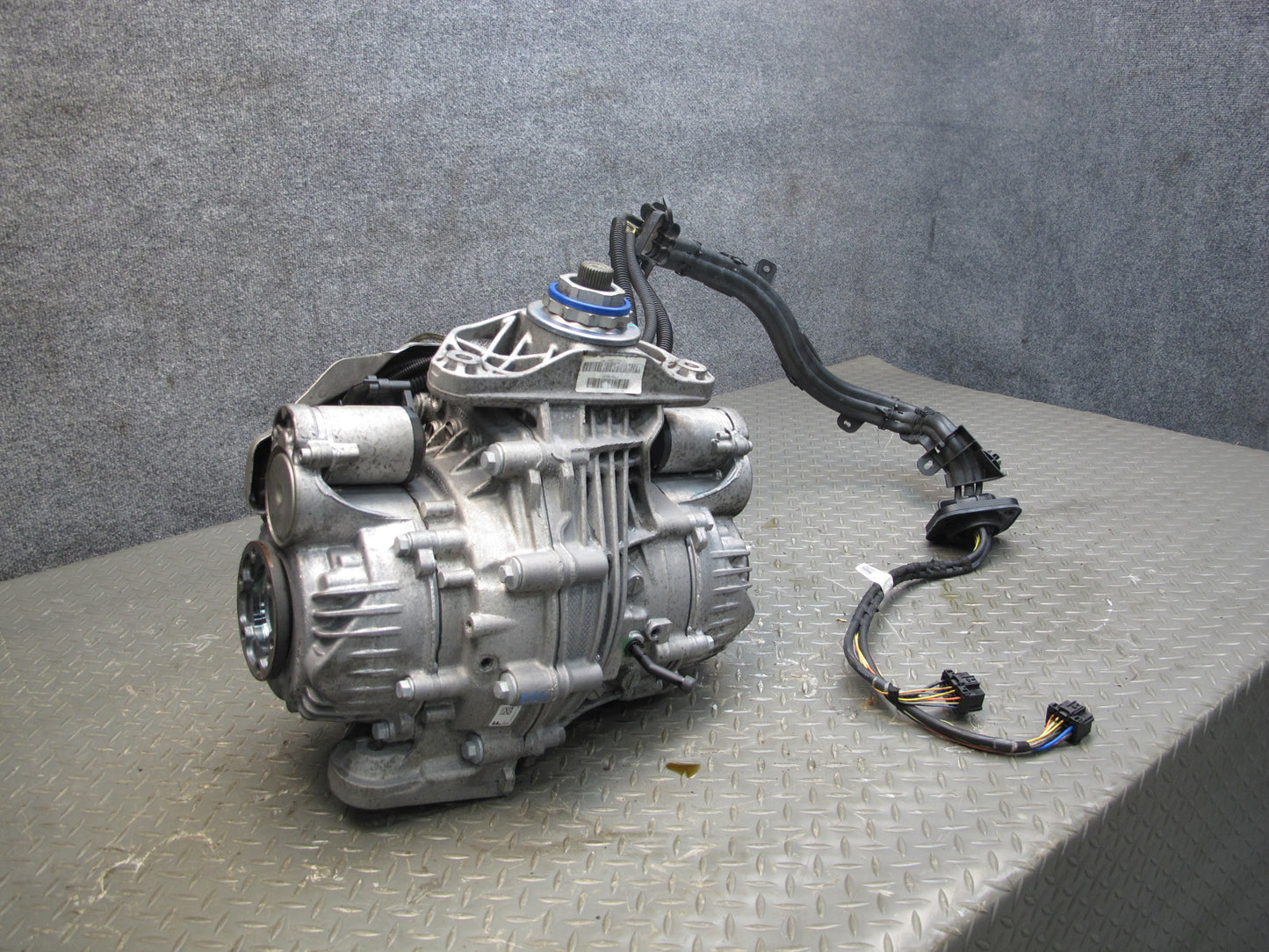 10-14 BMW E70 E71 X5M X6M Rear Differential Carrier 3.91 Ratio 68k Miles OEM