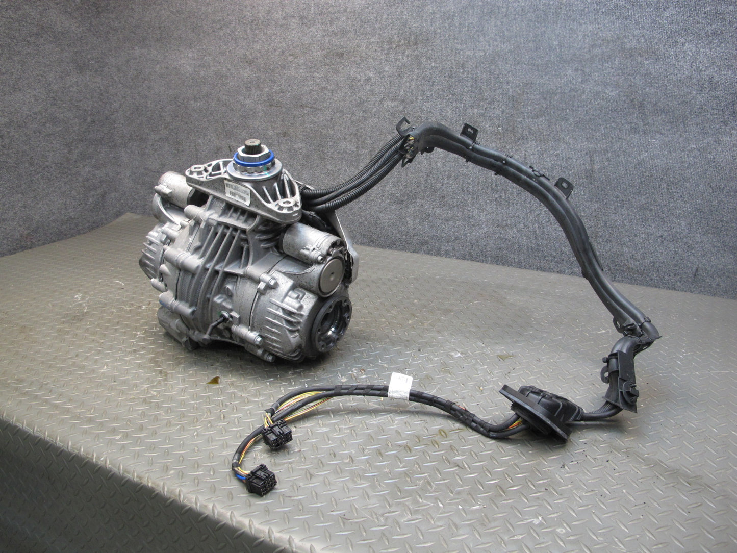 10-14 BMW E70 E71 X5M X6M Rear Differential Carrier 3.91 Ratio 68k Miles OEM