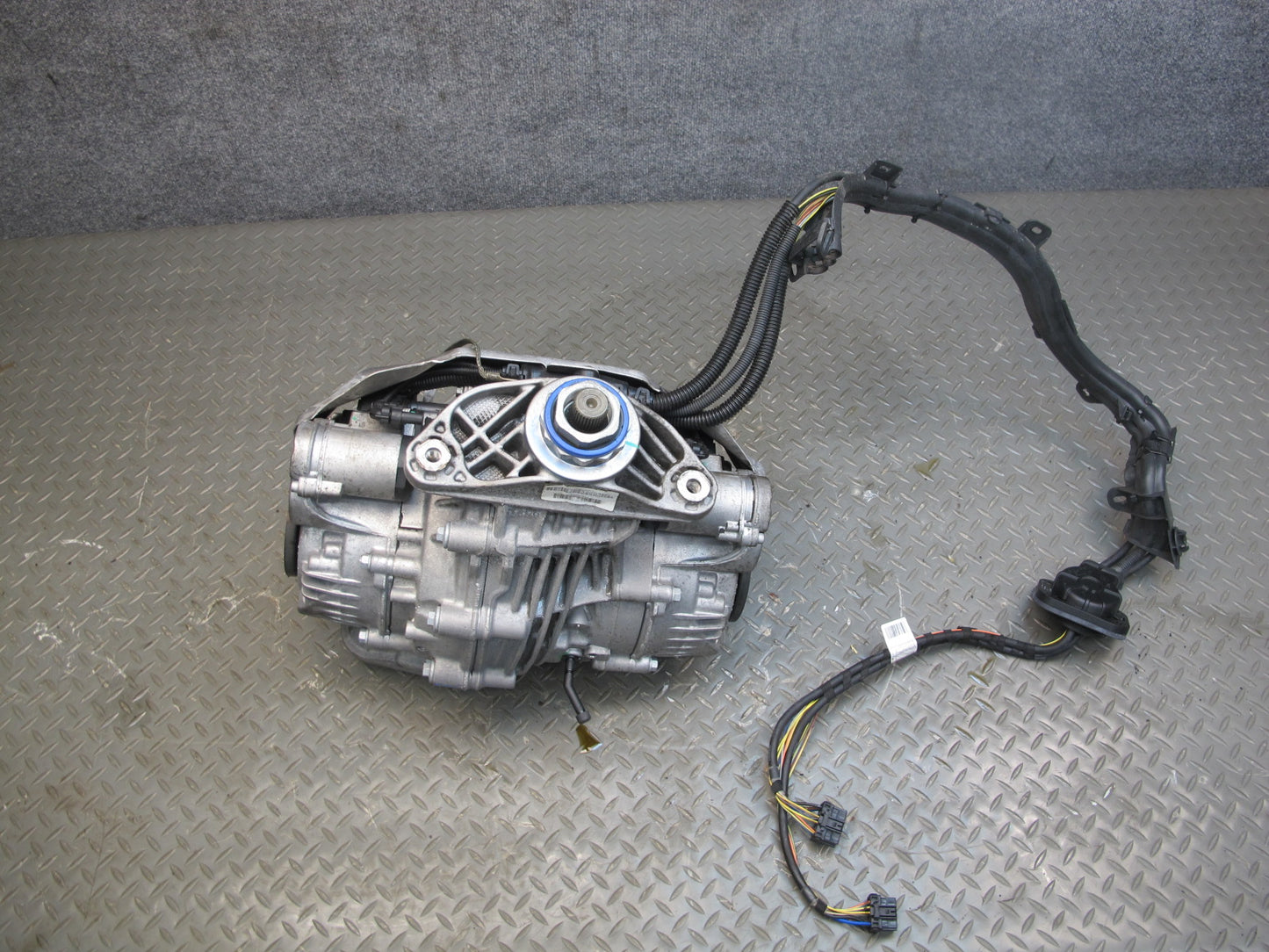 10-14 BMW E70 E71 X5M X6M Rear Differential Carrier 3.91 Ratio 68k Miles OEM