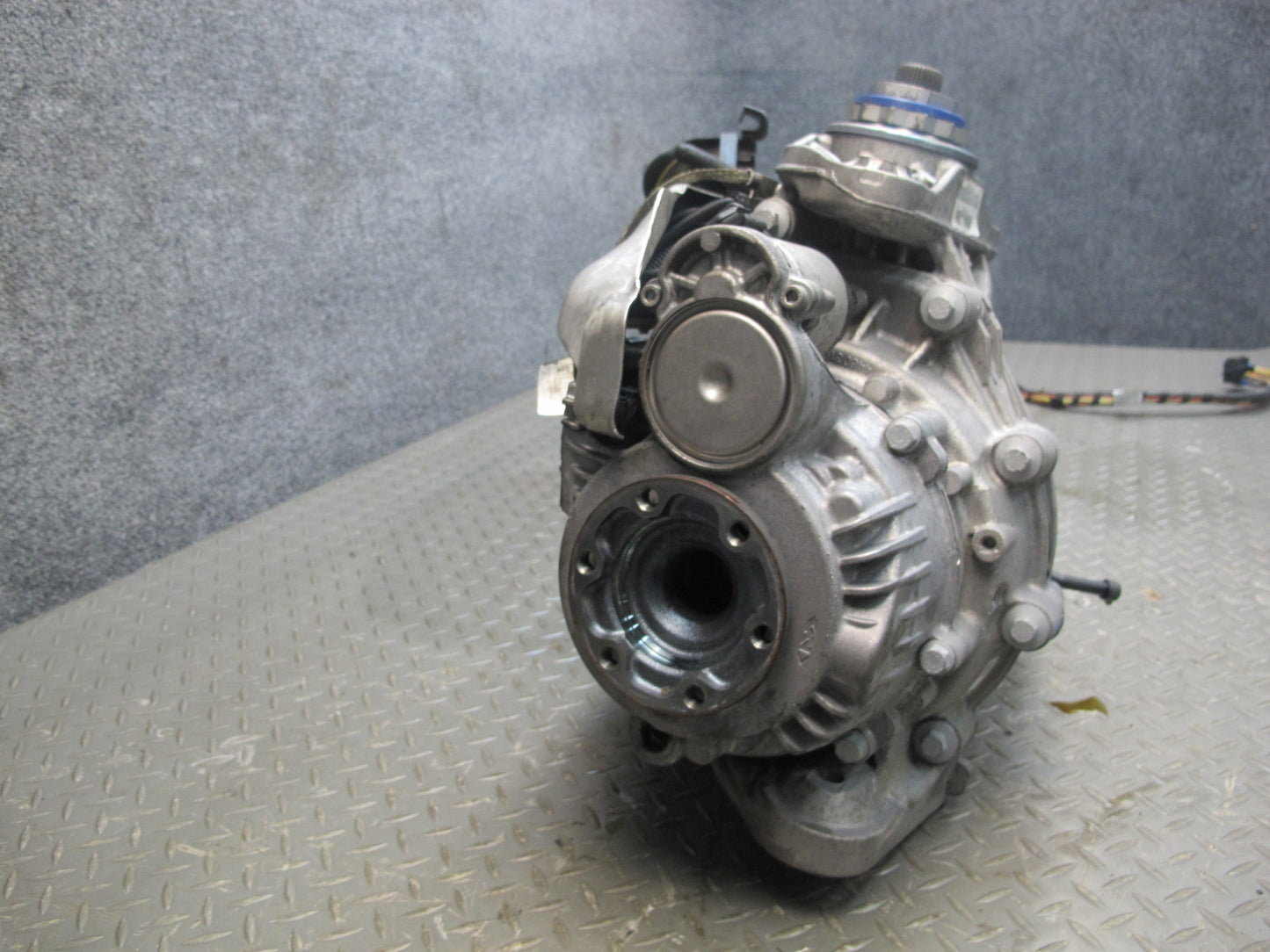 10-14 BMW E70 E71 X5M X6M Rear Differential Carrier 3.91 Ratio 68k Miles OEM