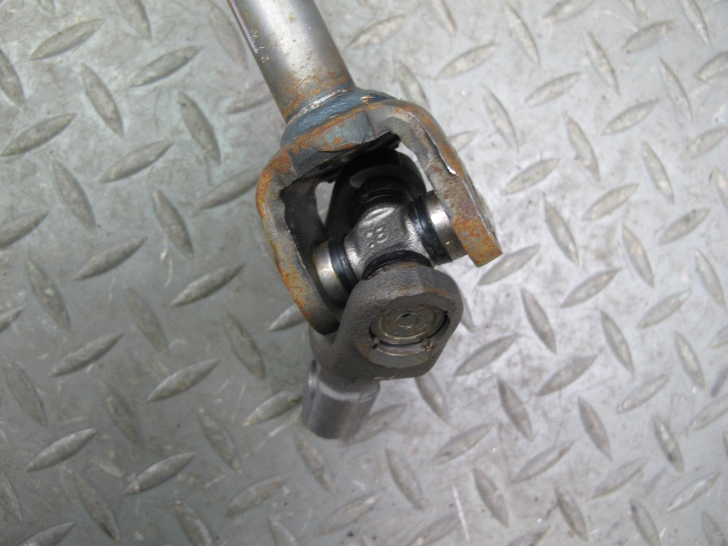 07-10 Saturn SKY Solstice Steering Column Intermediate U Joint Shaft OEM