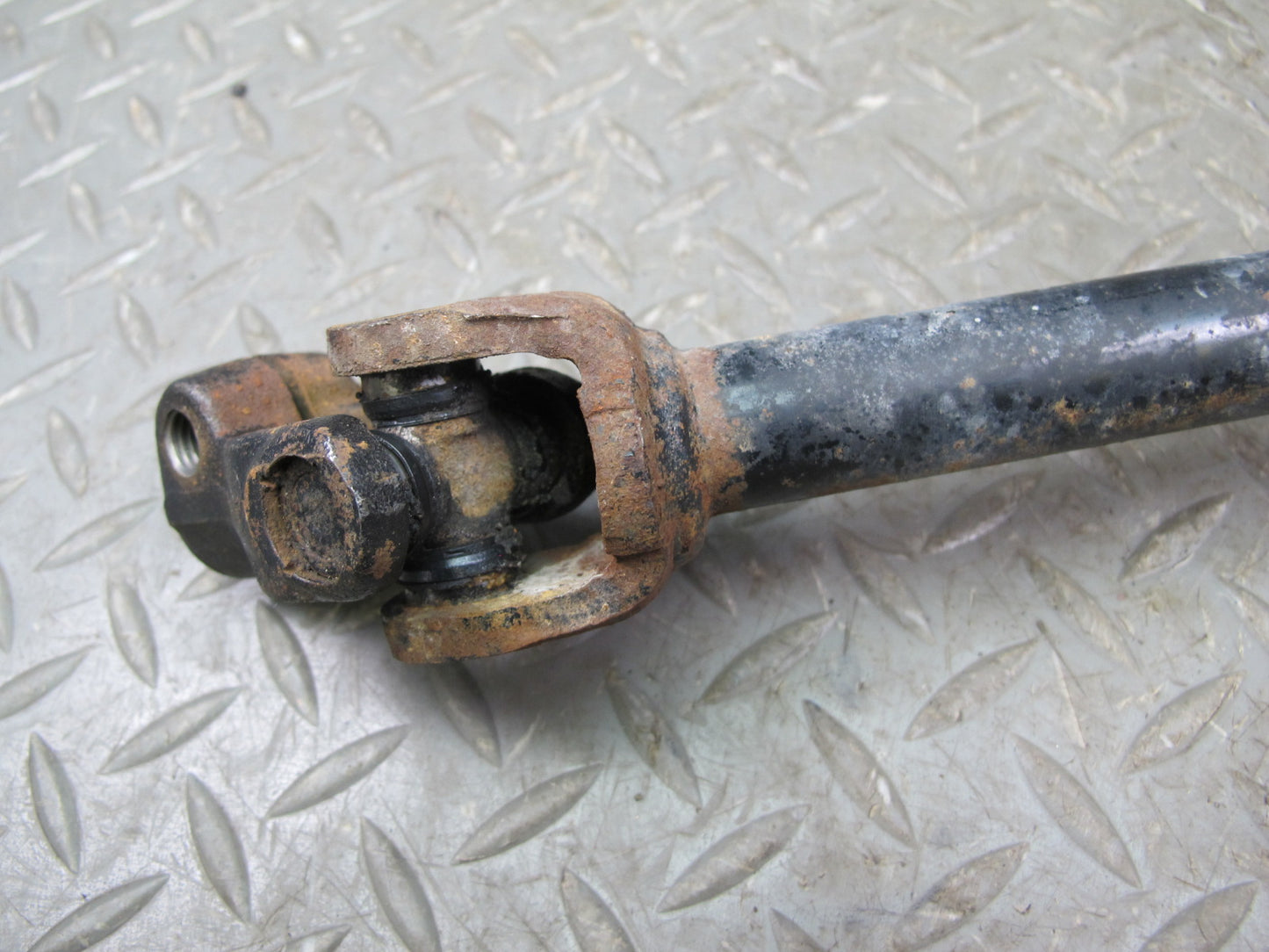 07-10 Saturn SKY Solstice Steering Column Intermediate U Joint Shaft OEM