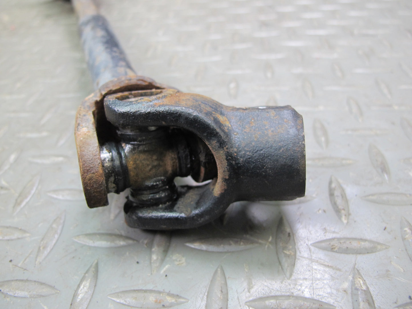07-10 Saturn SKY Solstice Steering Column Intermediate U Joint Shaft OEM