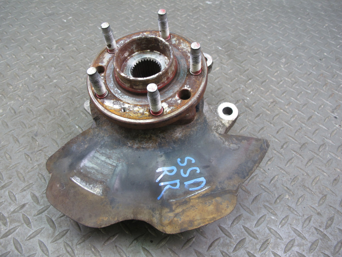 07-10 Saturn SKY Pontiac Solstice Rear Right Spindle Knuckle Wheel Hub OEM