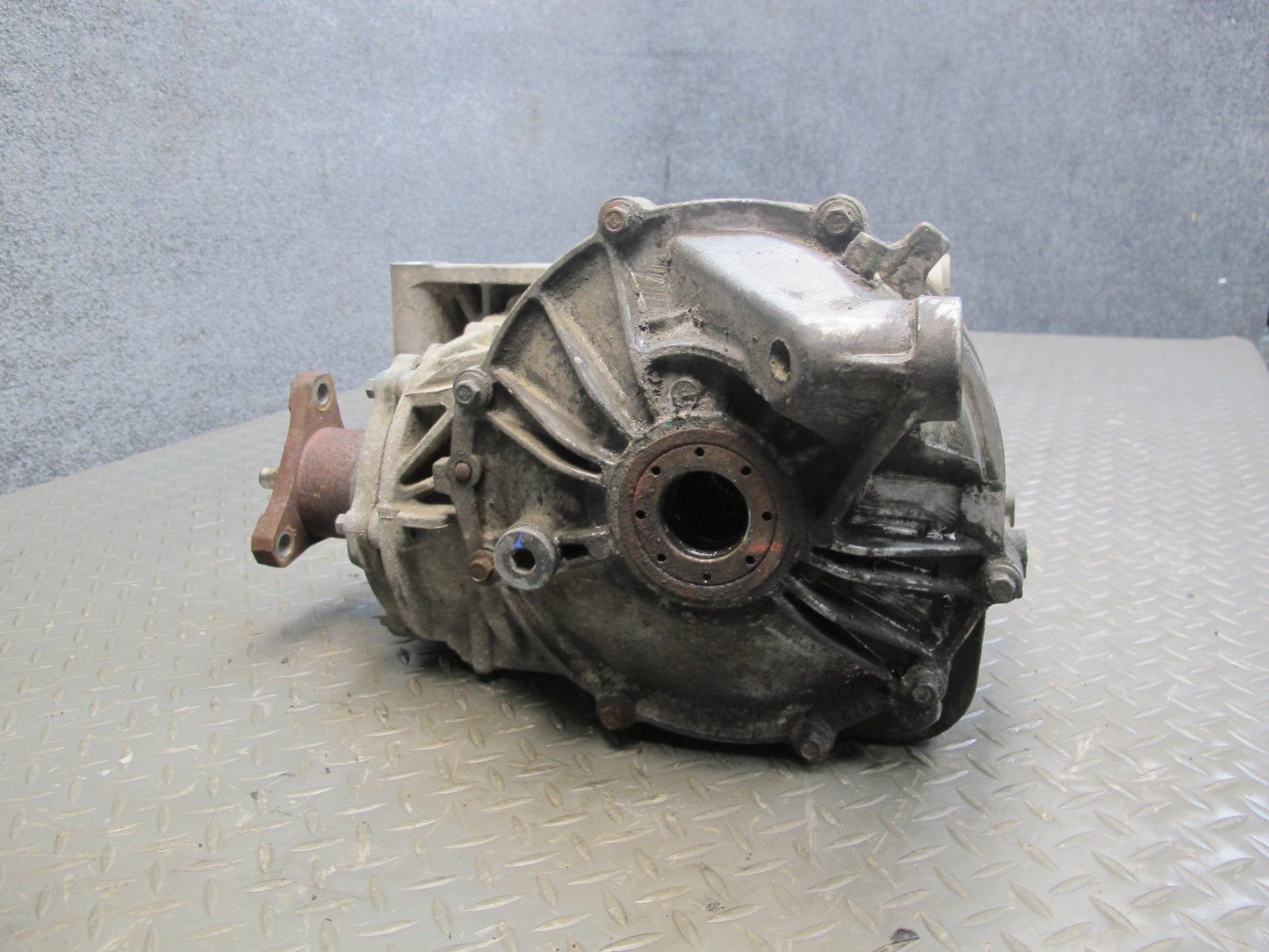 07-09 Saturn SKY Solstice Turbo M/T Rear Differential Carrier 3.73 Ratio OEM