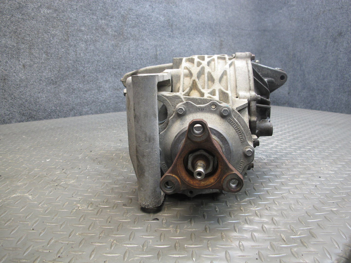 07-09 Saturn SKY Solstice Turbo M/T Rear Differential Carrier 3.73 Ratio OEM