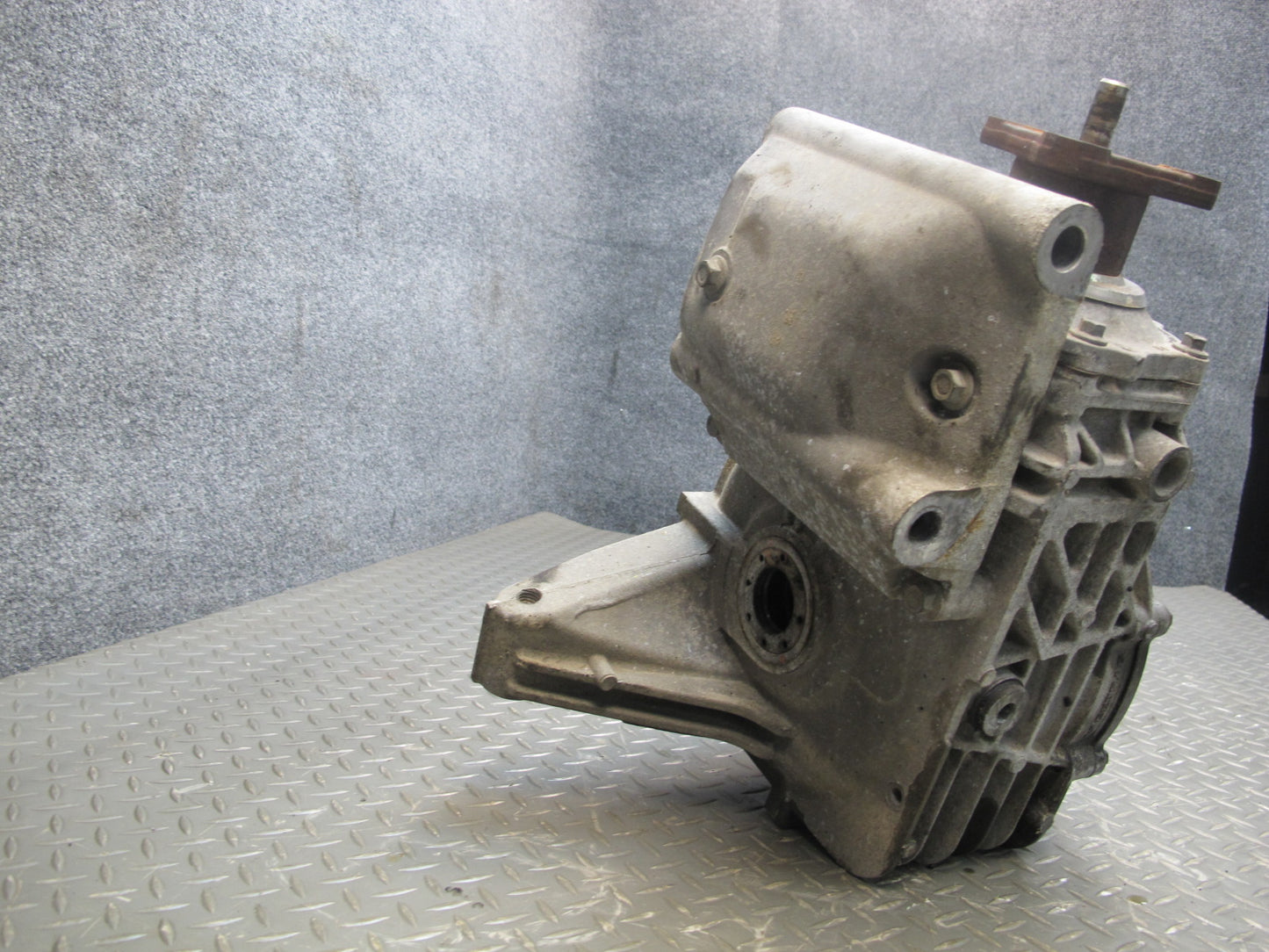 07-09 Saturn SKY Solstice Turbo M/T Rear Differential Carrier 3.73 Ratio OEM