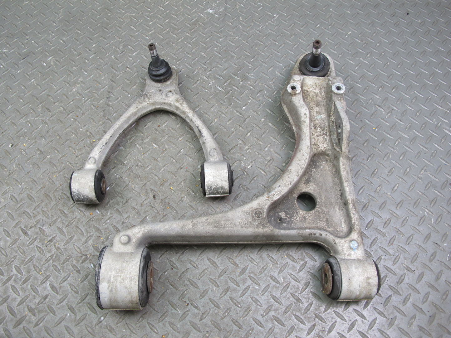 07-10 Saturn SKY Set of 2 Front Left Suspension Upper & Lower Control Arm OEM