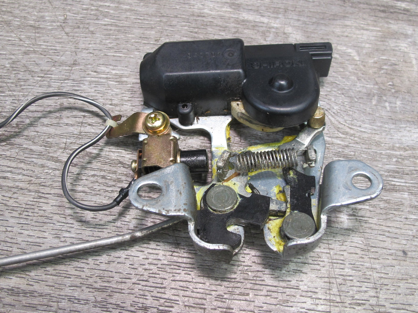 92-00 Lexus UZZ30L SC300 SC400 Rear Trunk Lid Lock Latch Actuator OEM