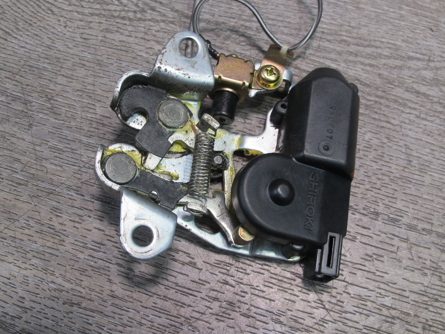 92-00 Lexus UZZ30L SC300 SC400 Rear Trunk Lid Lock Latch Actuator OEM