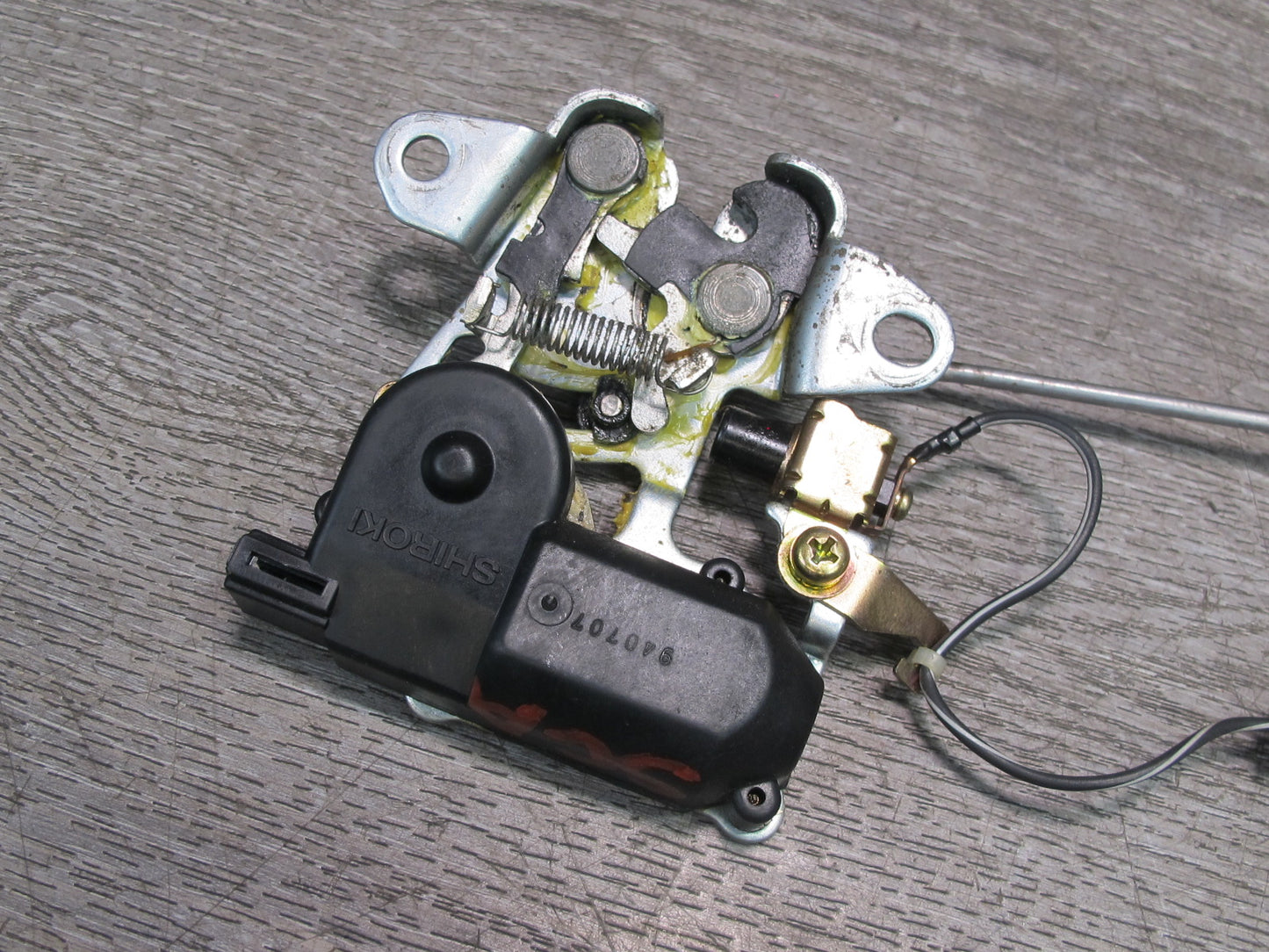92-00 Lexus UZZ30L SC300 SC400 Rear Trunk Lid Lock Latch Actuator OEM