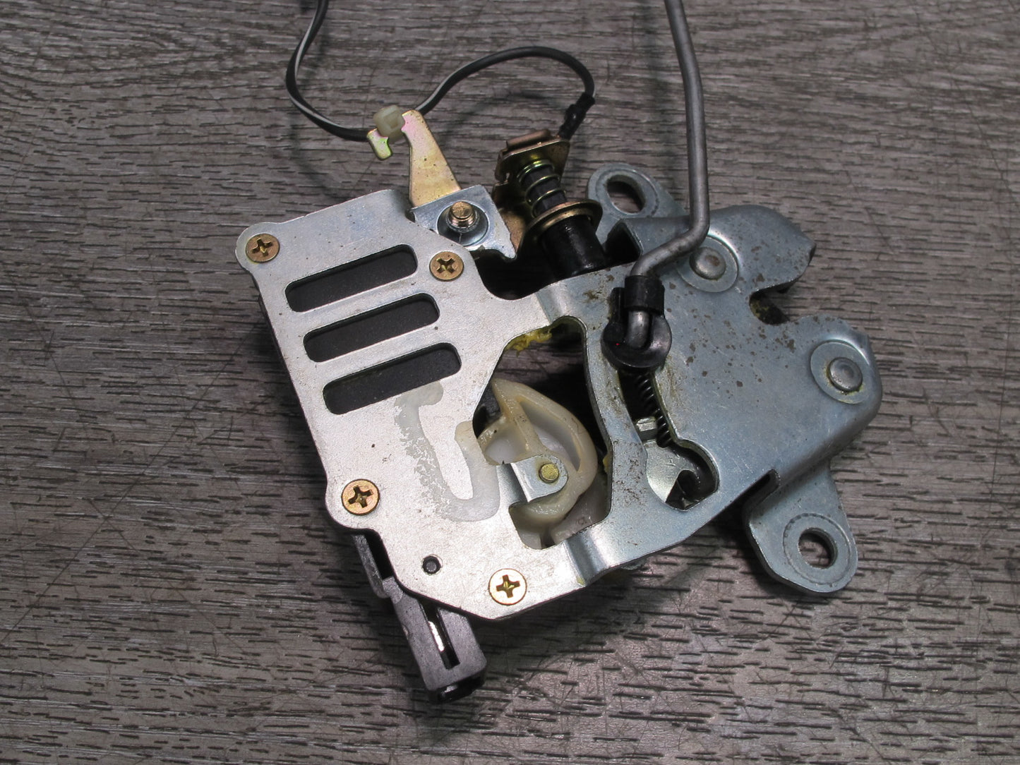 92-00 Lexus UZZ30L SC300 SC400 Rear Trunk Lid Lock Latch Actuator OEM