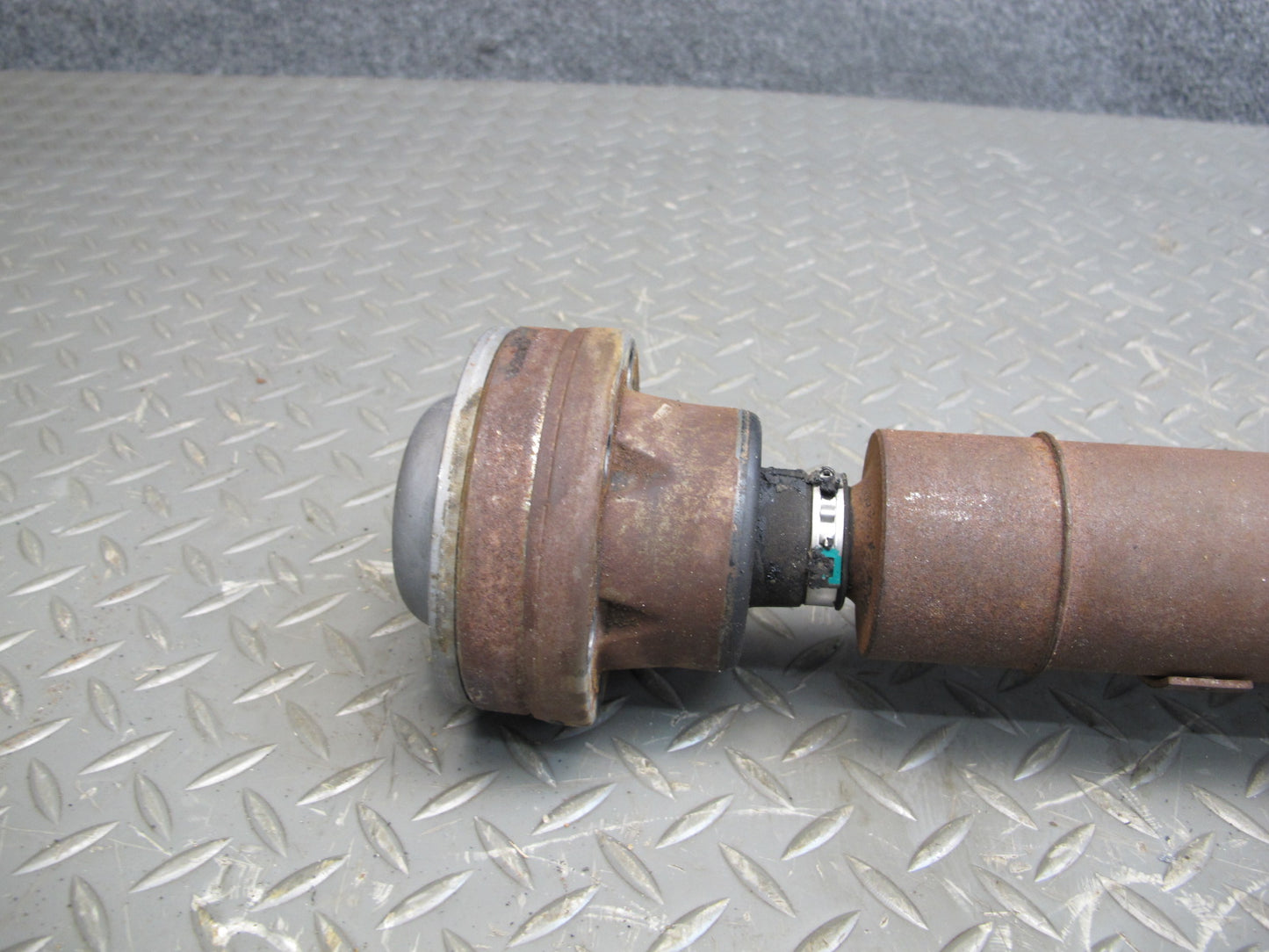 07-10 Saturn SKY Pontiac Solstice M/T Manual Rear Drive Shaft 15922550 OEM