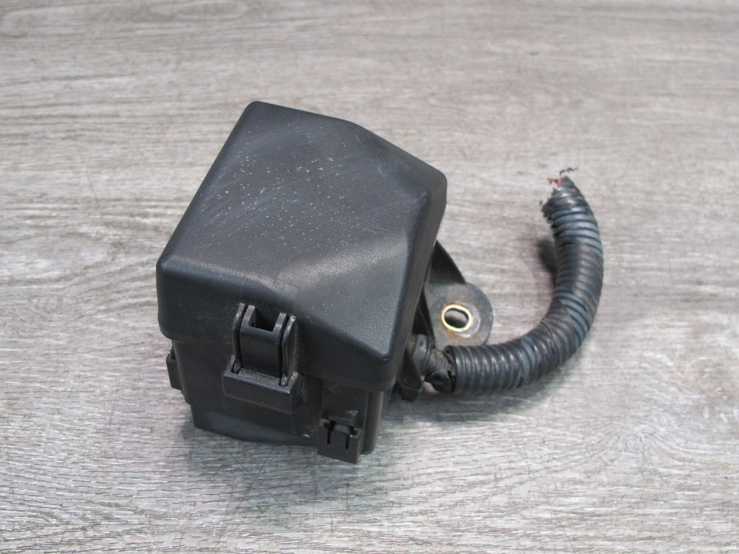 01-03 Lexus UCF30L LS430 Traction Skid Relay Box Module 88263-30150 OEM