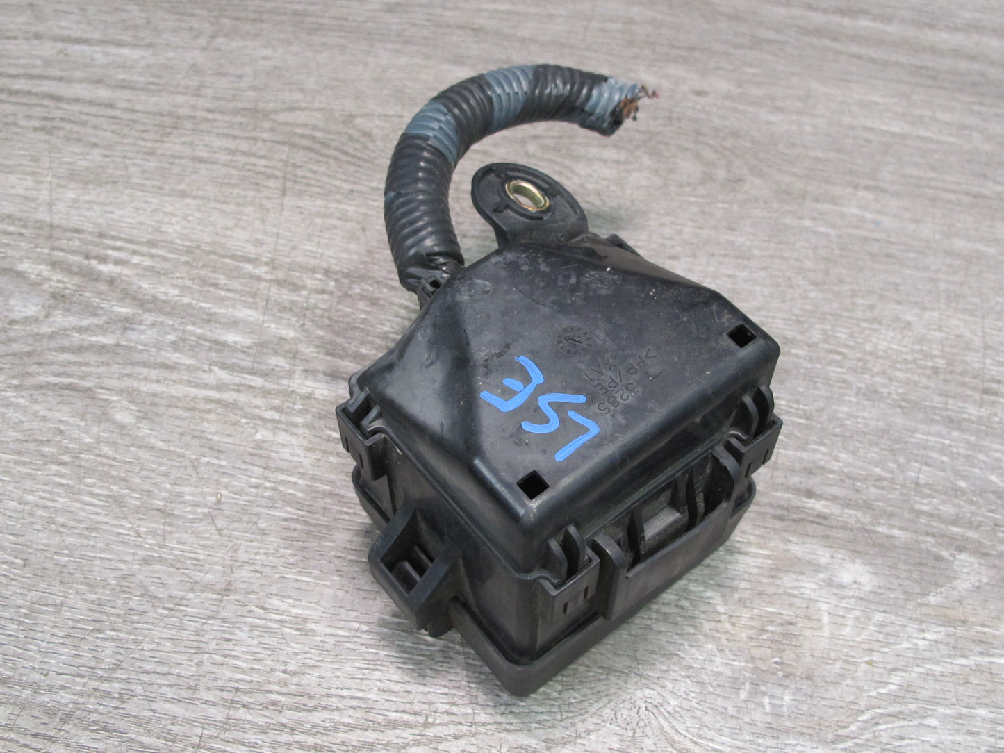 01-03 Lexus UCF30L LS430 Traction Skid Relay Box Module 88263-30150 OEM