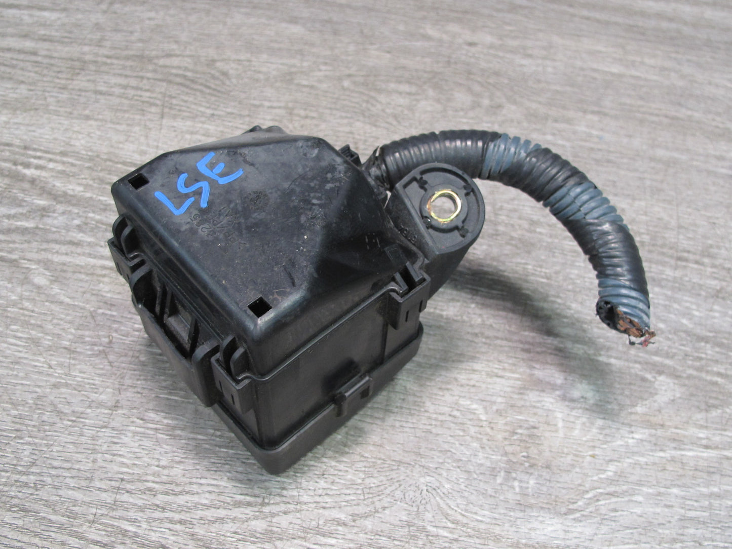 01-03 Lexus UCF30L LS430 Traction Skid Relay Box Module 88263-30150 OEM