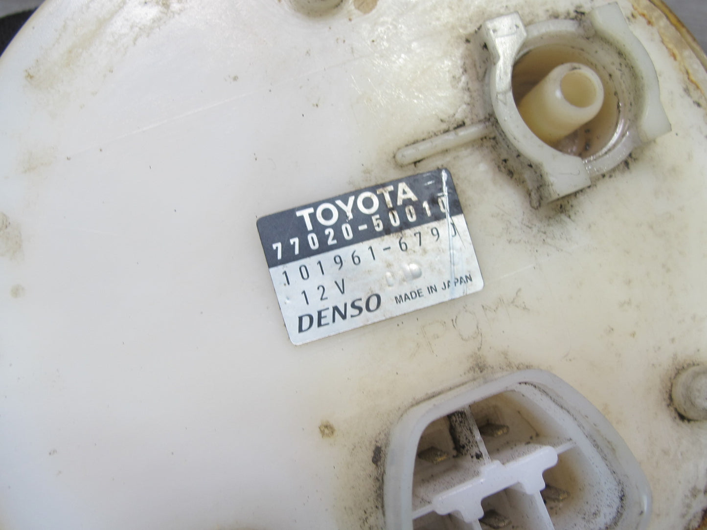 01-03 Lexus UCF30L LS430 Fuel Pump Sender Unit 77020-50010 OEM