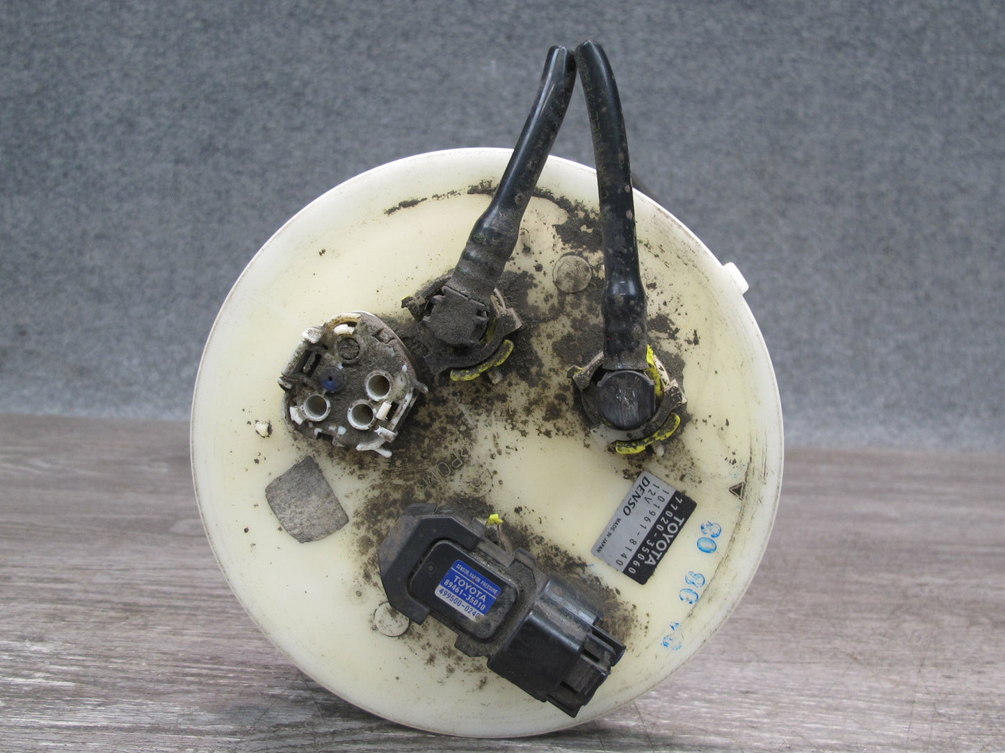2003-2005 Lexus GX470 Fuel Gas Pump Level Sensor Assembly 77020-35060