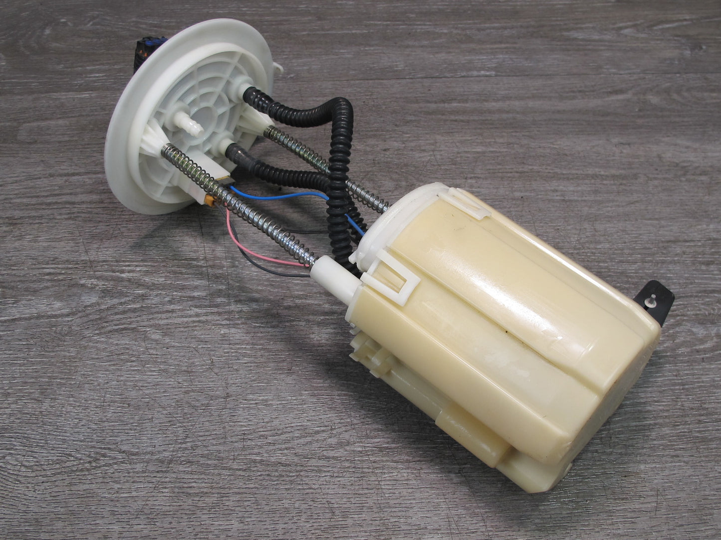 2003-2005 Lexus GX470 Fuel Gas Pump Level Sensor Assembly 77020-35060