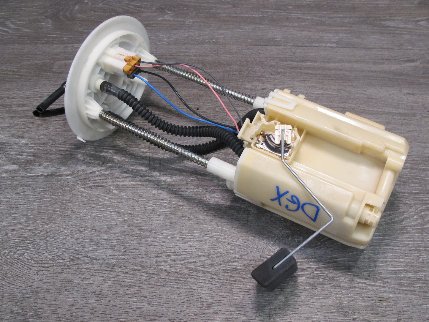 2003-2005 Lexus GX470 Fuel Gas Pump Level Sensor Assembly 77020-35060