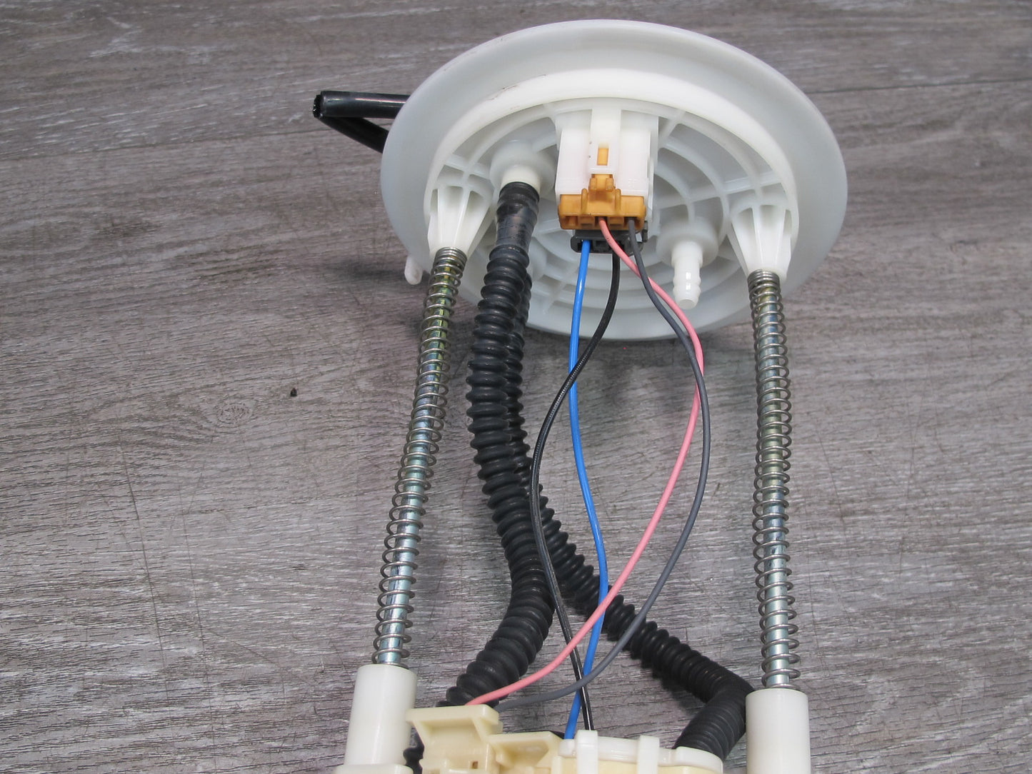 2003-2005 Lexus GX470 Fuel Gas Pump Level Sensor Assembly 77020-35060