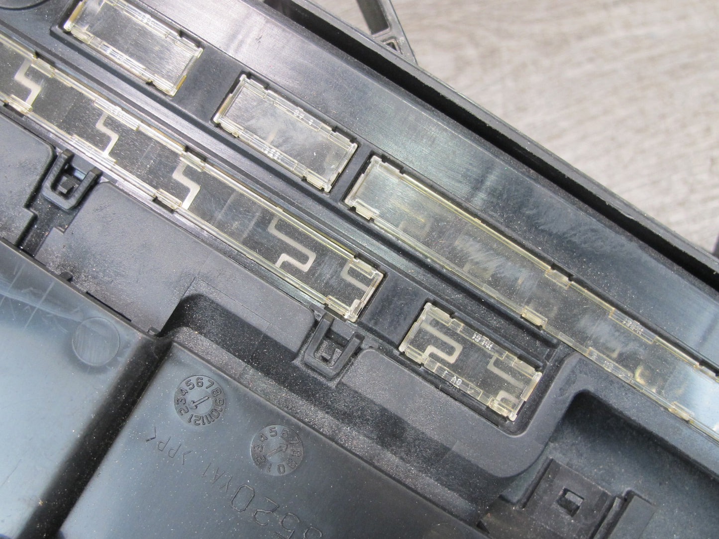 08-12 Lexus UVF46 LS600h Hybrid Engine Power Distribution Fuse Relay Box OEM