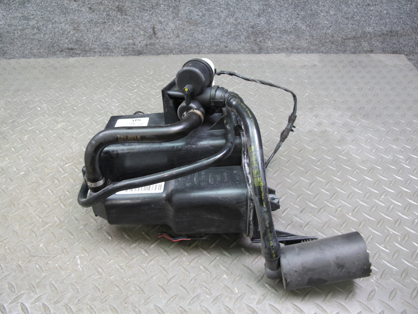 07-14 BMW E70 E71 X5 X6 Fuel Evap Vapor Activated Charcoal Canister OEM