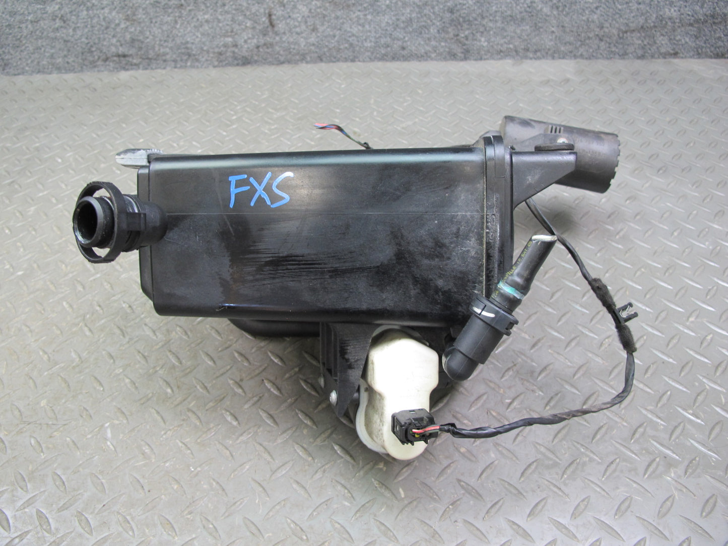 07-14 BMW E70 E71 X5 X6 Fuel Evap Vapor Activated Charcoal Canister OEM