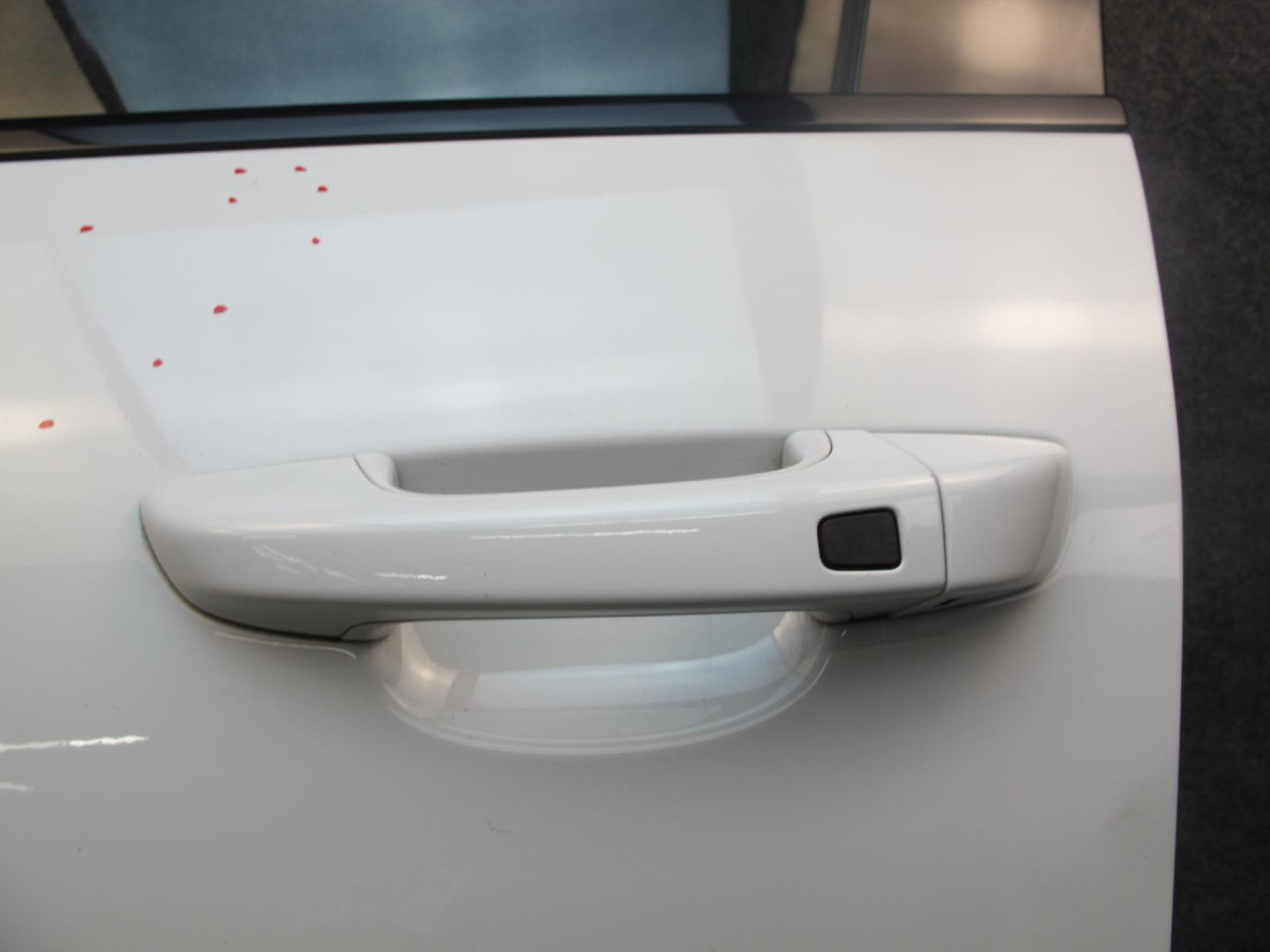 2011-2018 Porsche Cayenne 958 Front Left Driver Side Door Shell Panel W/ Glass