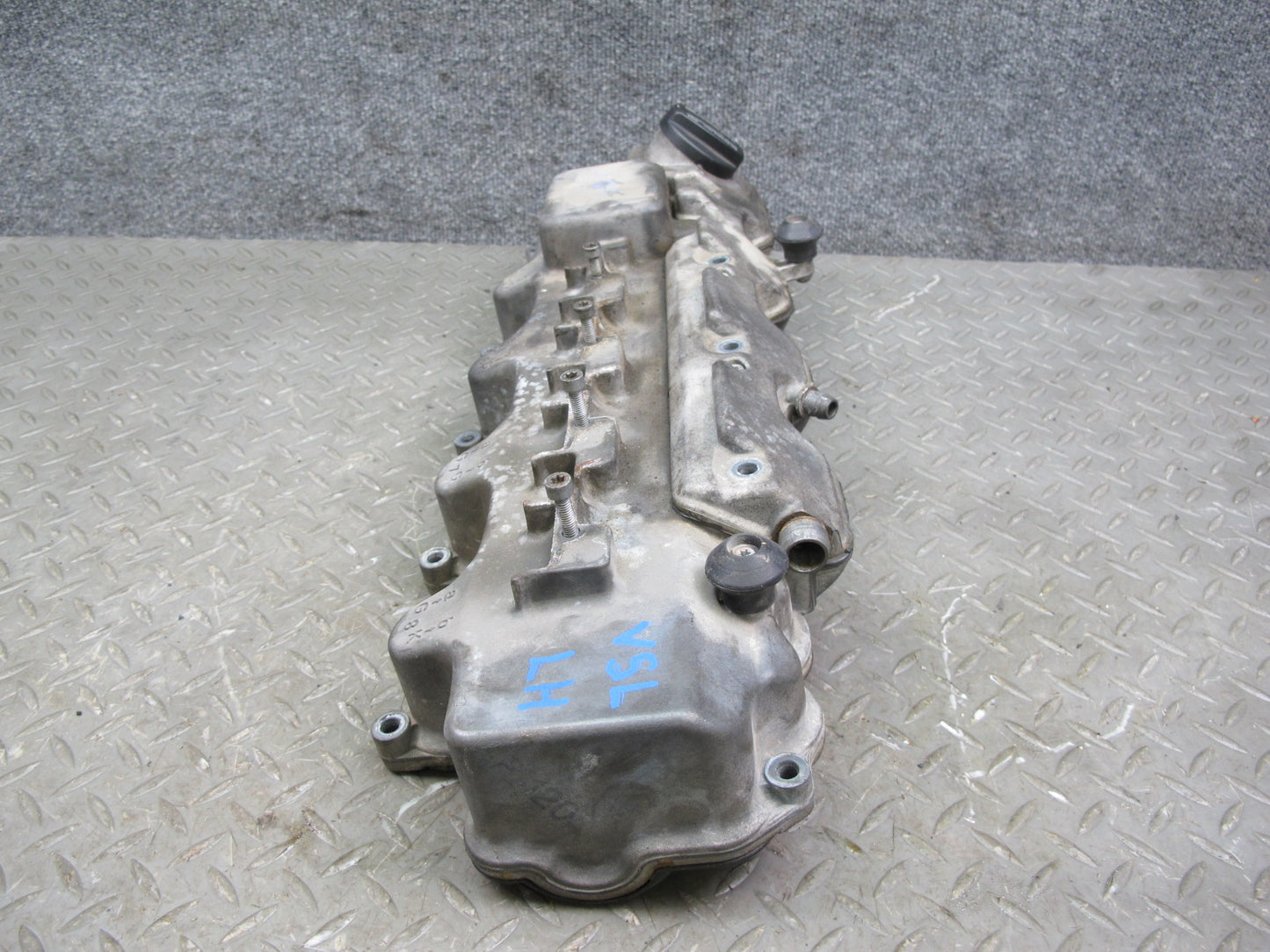 03-06 Mercedes R230 SL500 M113 Engine Left Side Cylinder Head Valve Cover OEM