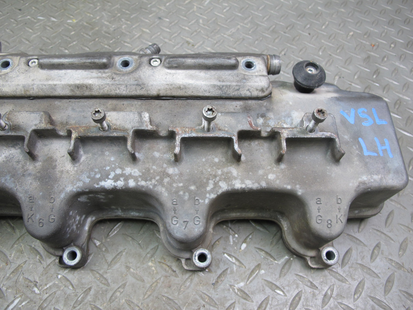 03-06 Mercedes R230 SL500 M113 Engine Left Side Cylinder Head Valve Cover OEM